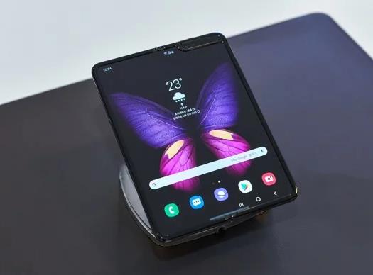 Samsung Galaxy Fold 2 could come With under-display camera technology